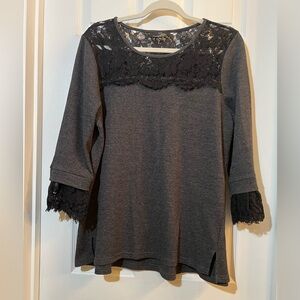 👗Suzanne Betro Gray Lace Accent Blouse size large